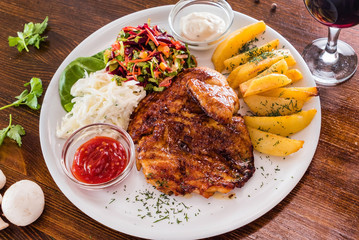 steak with potatoes
