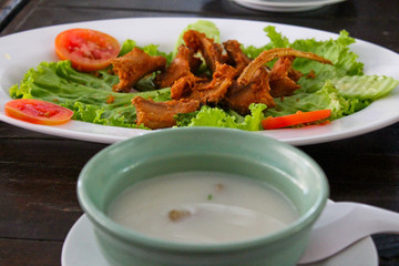 Паттайа, Тайланд, стейк из змеи, змеиный суп