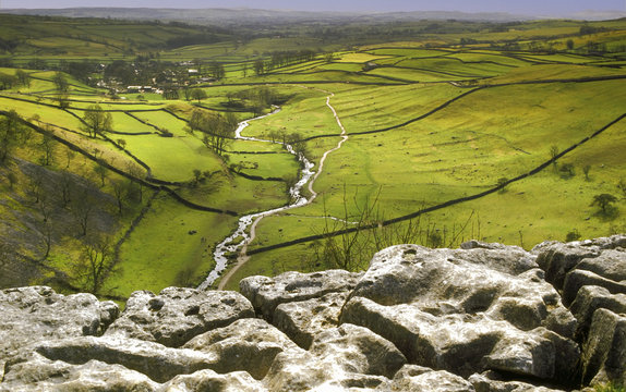 malham dale yorksire dales national oark uk