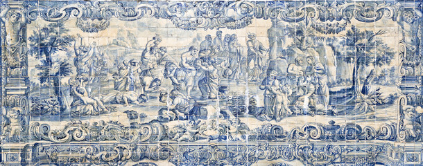 Role of the Water on 18th Century Tiles Panels