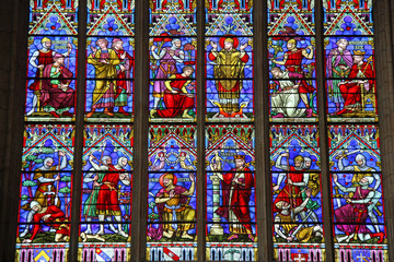 Vitraux de la cathédrale Sainte-Bégnine de Dijon, France