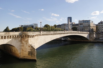 Naklejka premium Pont de la Tournelle sur la Seine à Paris 
