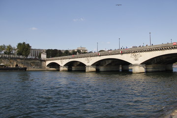 Fototapeta na wymiar Pont d'Iéna sur la Seine à Paris