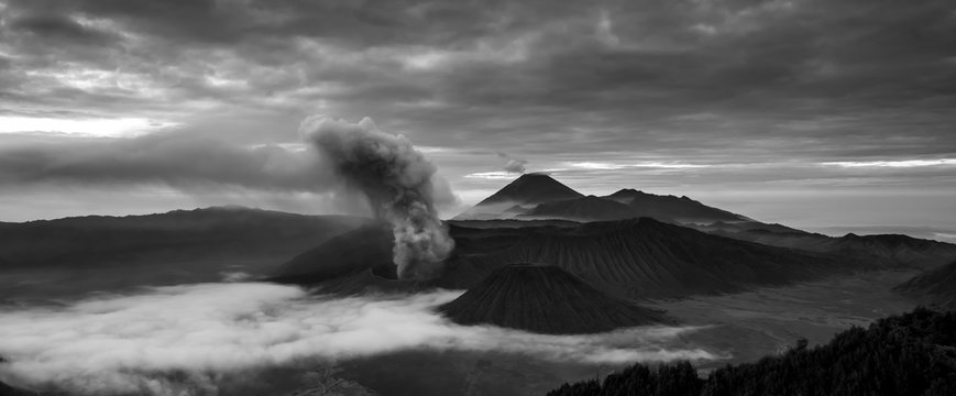 Fototapeta black and white volcano