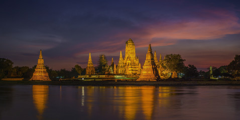 Obraz premium Old Temple wat Chaiwatthanaram of Ayutthaya Province( Ayutthaya