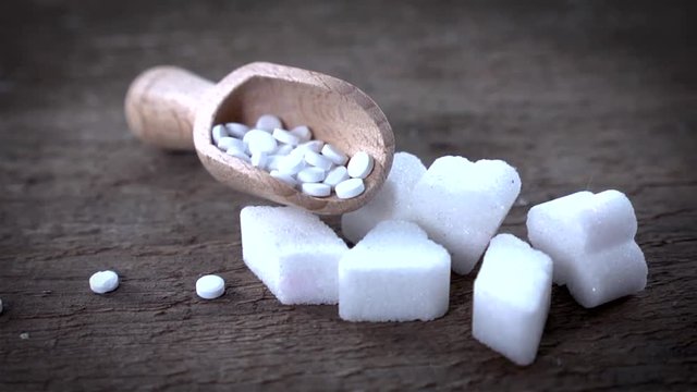 Zucker Stückchen und alternativer Süßstoff