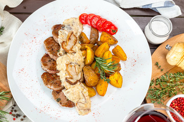Grilled Steak with potato wedges