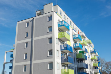 Hochhaus  Mitnen Und Blauen