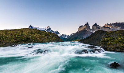 Langzeitbelichtung des Salto Grande im Torres del Paine Nationalpark