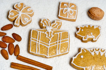 Christmas gingerbread with piggy on the table