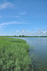 Blick auf den Fluss Peene bei Karlshagen auf der Ostseeinsel Usedom,Mecklenburg-Vorpommern,Deutschland