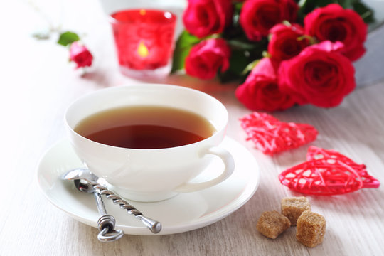 Valentine's Day: Romantic Tea drink with candle and  red roses
