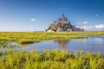 Le Mont Saint-Michel, Normandy, France - obrazy, fototapety, plakaty