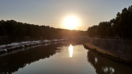 Fototapeta premium Tramonto sul Tevere