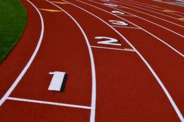 Staggered Track Lanes / Numbered track lanes on a curve.