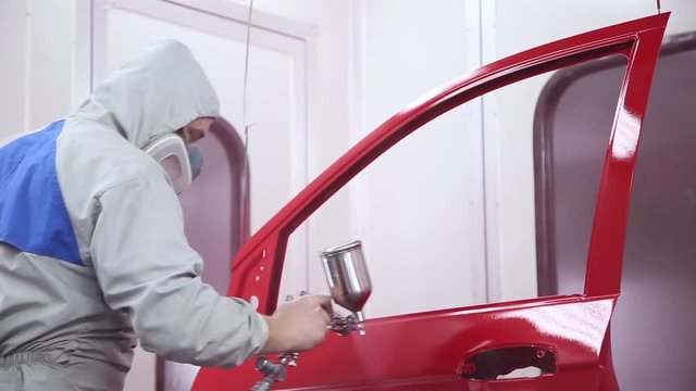 master makes painting the car