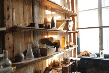 Заброшенная школа (кабинет химии)