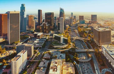 Foto op Plexiglas anti-reflex Luchtfoto van een Downtown LA bij zonsondergang © Tierney