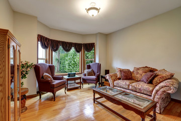 Elegant Living room with vintage furniture