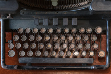 Close-up picture of a keyboard from a vintage typewriter
