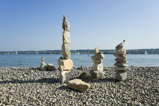 Steinm&auml;nnchen am Bodenseeufer, Balance
