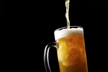 Gordijnen ジョッキにビールを注ぐ　Pouring beer into glass © Nishihama