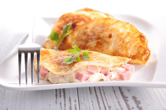 crepe with ham and cheese