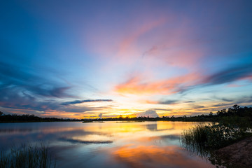 Obraz premium sunset on the lake landscape