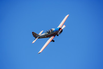 Самолет Як-52