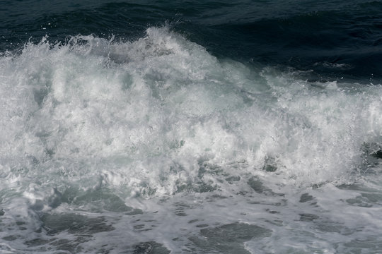 Splashing wave. © Janis Smits