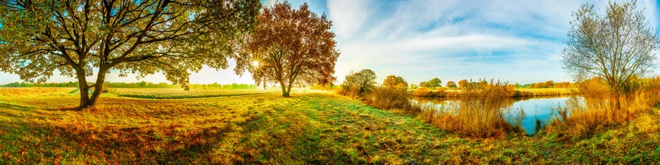 Fototapeten Panorama einer idyllischen Landschaft im Herbst bei Sonnenschein © Günter Albers