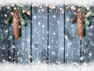 Weihnachten Holz Schnee Tannenzapfen Hintergrund blau