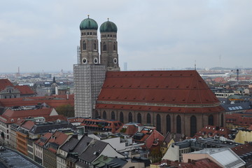 Frauenkirche mit Ger&uuml;st