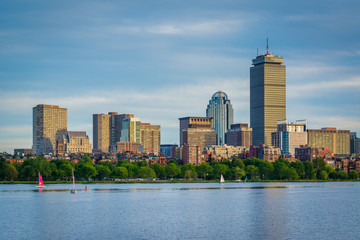 Obraz premium The Boston skyline and Charles River, seen from Cambridge, Massa