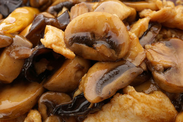 Chicken with black and white mushrooms and bamboo shoots