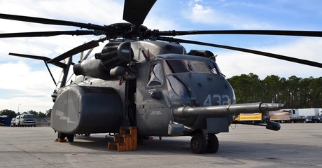 Fototapeta na wymiar Navy MH-53E Sea Dragon Helicopter