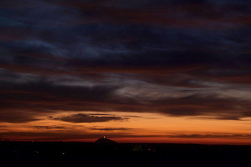 Obraz premium Stone Mountain, Georgia before sunrise.