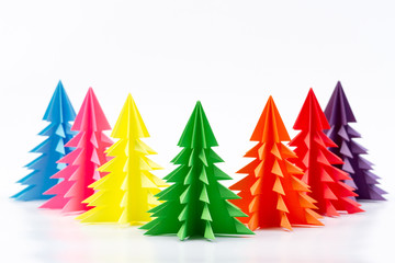 Obraz premium Christmas tree assorted colors of paper isolated on white
