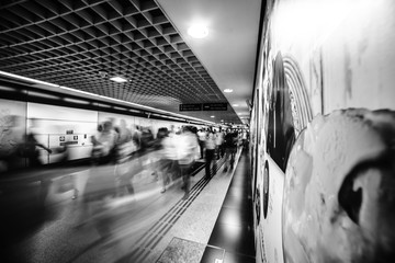 rush in singapore subway