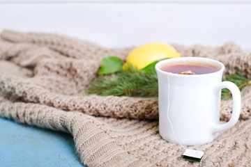 Obraz na płótnie Canvas cup of tea with lemon 