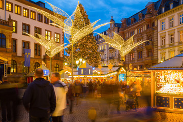 Wiesbaden, Weihnachtsmarkt (Sternschnuppenmarkt) - 2016