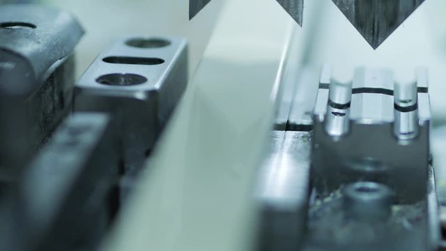 Cutting ledges on the machine