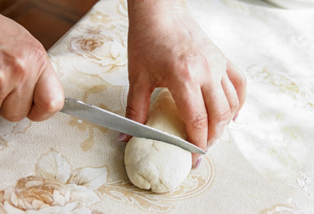 rolling dough for cakes, homemade cakes,