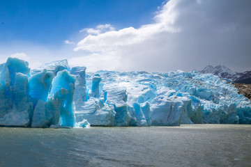 Weergave van grijze gletsjer, nationaal park Torres del Paine, Patagonië, Chili. De opwarming van de aarde heeft gevolgen voor de gletsjers over de hele wereld.