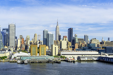 Panoramę Nowego Jorku - 128043917