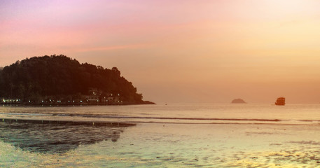 Fototapeta premium Sunset on an island in the Gulf of Thailand