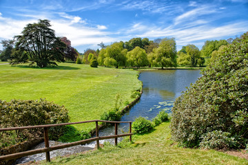 Beautiful Pond at Leeds Castle in Kent UK - obrazy, fototapety, plakaty