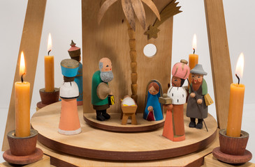 schöne alte antike weihnachtspyramide, pyramide