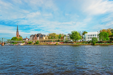 Obraz premium Iron Bridge and Main River in Frankfurt am Main