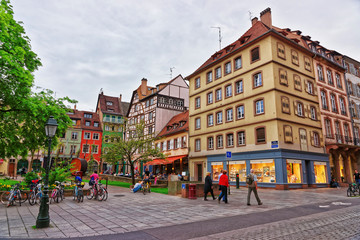 Fototapeta premium Plac Place des Tripiers w Strasburgu we Francji
